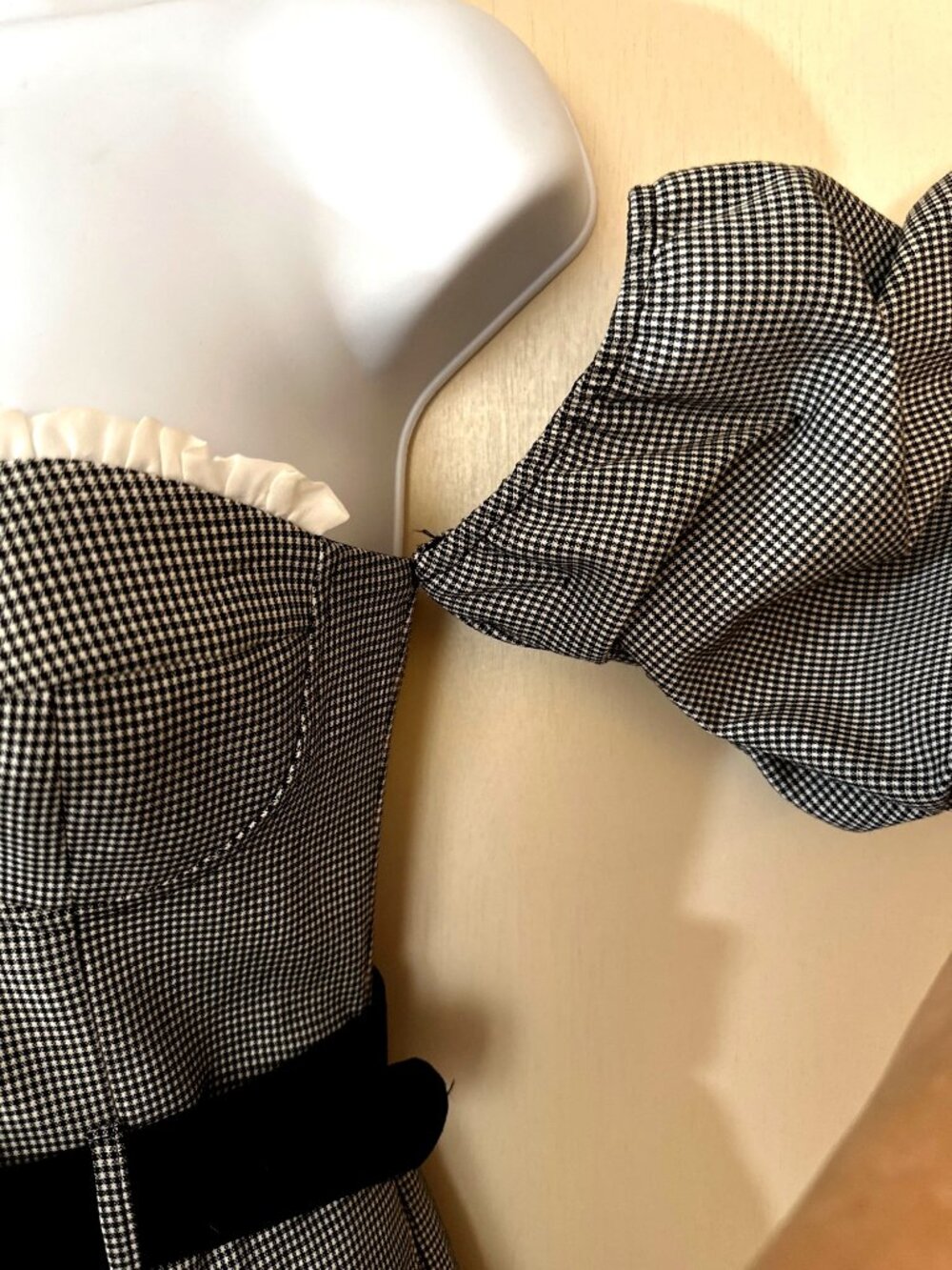Houndstooth Off-Shoulder Jumpsuit XS Puff Sleeve Sweetheart Milkmaid Slim Fit - Picture 8 of 13